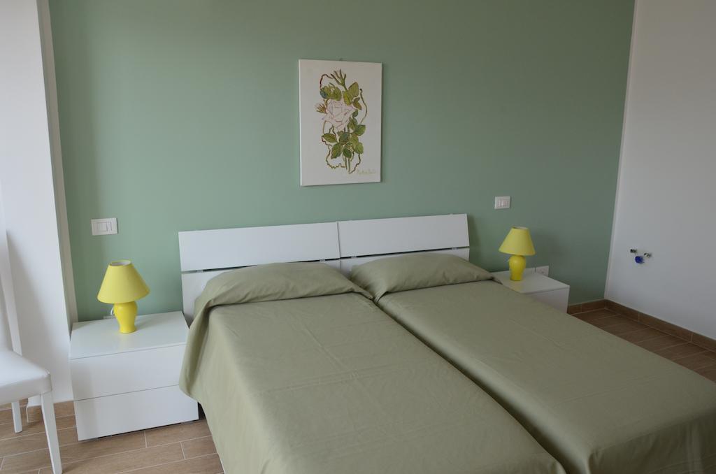 Hotel Residence Thalassa Reggio Calabria Room photo